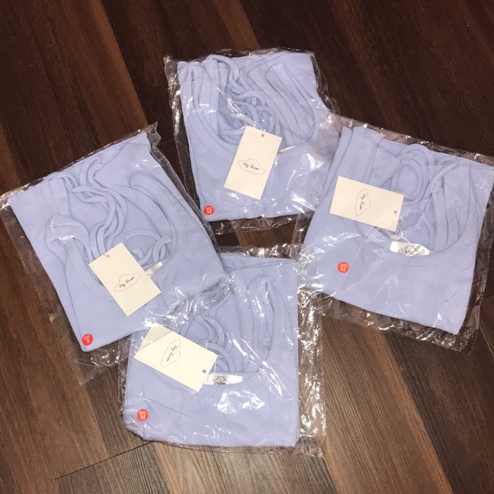 Day Dream Adjustable Sides Tank Top Reseller Bundle NEW X 4 Sizes (3 M and 1 S)